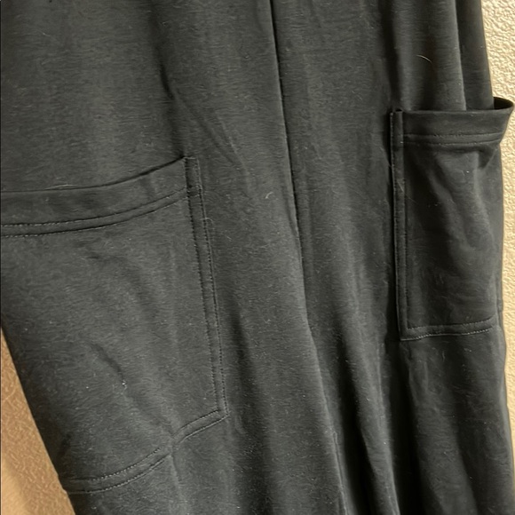 Sleeveless Jumpsuit - Picture 4 of 6